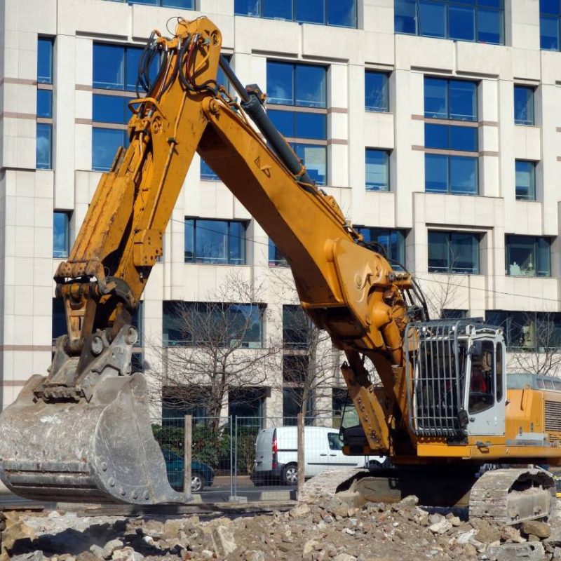 Minipelle ou tractopelle : que choisir selon votre chantier ? Thaon-les-Vosges