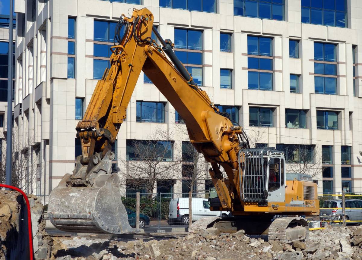 Minipelle ou tractopelle : que choisir selon votre chantier ? Thaon-les-Vosges 0